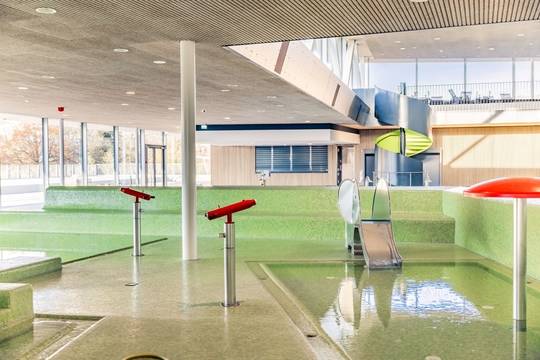 Kinderplanschbecken im Hallenbad